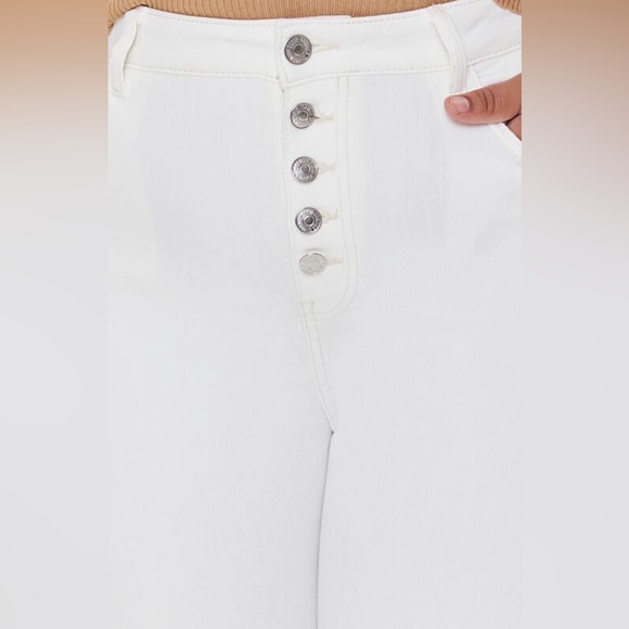 BRAND NEW (NEVER WORN) Plus Size High-Rise Flare Jeans 👖 - Picture 14 of 14